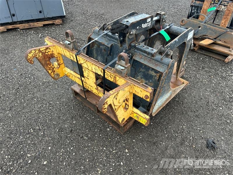 Bobcat 7135737 36 in Skid Steer Grapple Bucket Grabeži