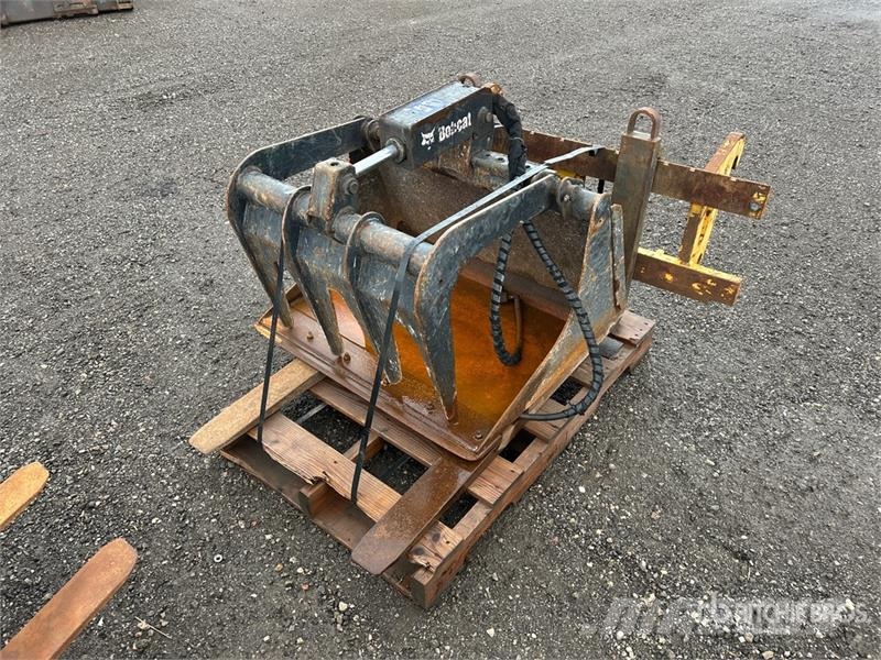 Bobcat 7135737 36 in Skid Steer Grapple Bucket Grabeži
