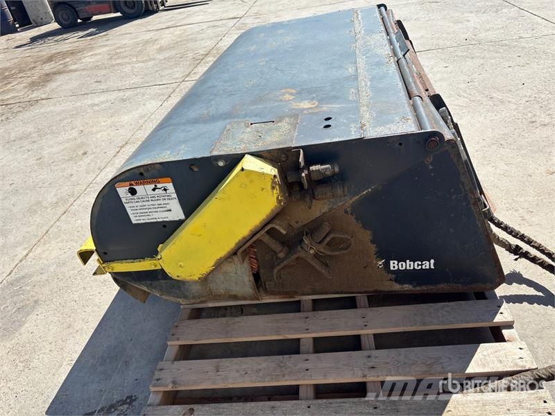 Bobcat 72 Sweeper 72 in Skid Steer Sweeper فرش