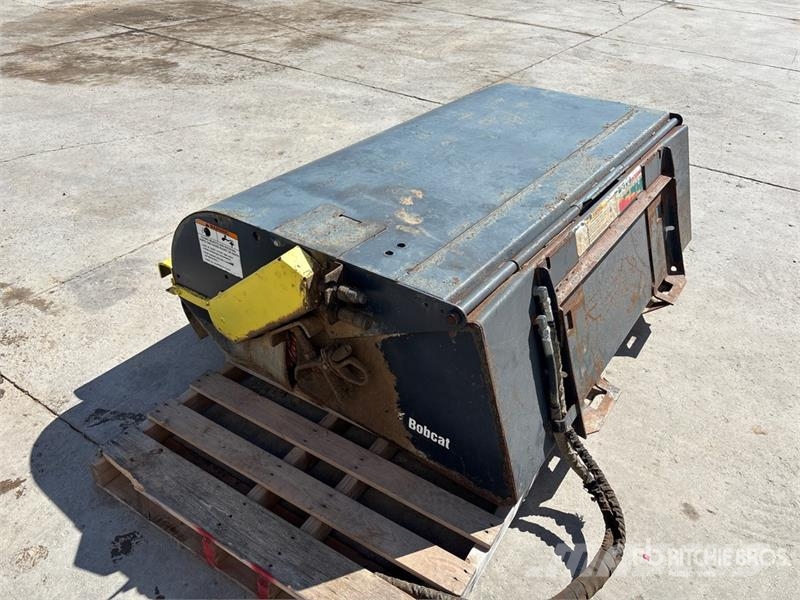Bobcat 72 Sweeper 72 in Skid Steer Sweeper فرش