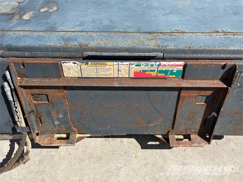 Bobcat 72 Sweeper 72 in Skid Steer Sweeper فرش