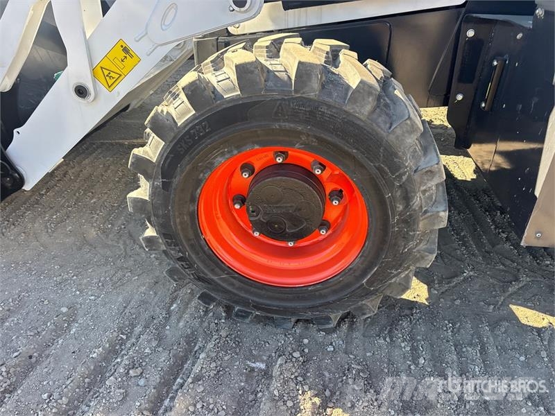 Bobcat B760 バックホーローダー