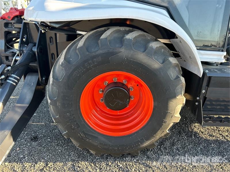 Bobcat B760 لوادر ذات جرافات عكسية