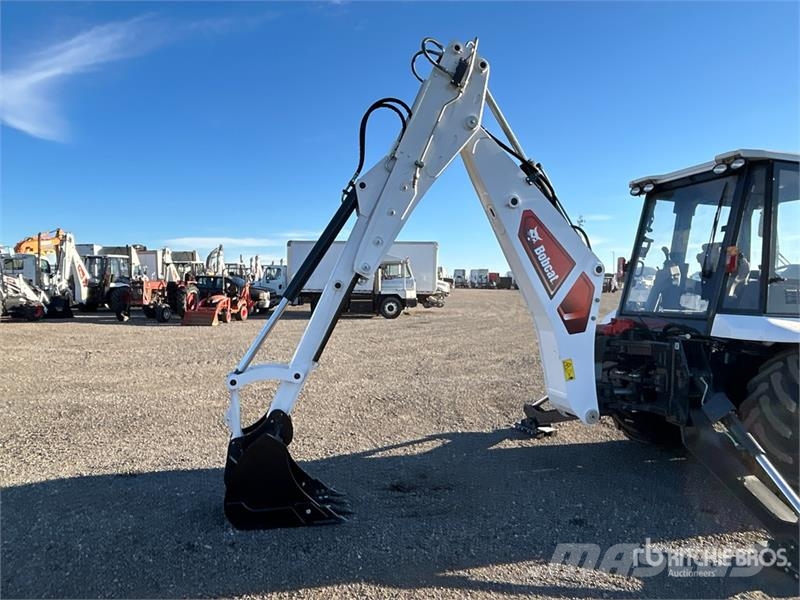 Bobcat B760 لوادر ذات جرافات عكسية
