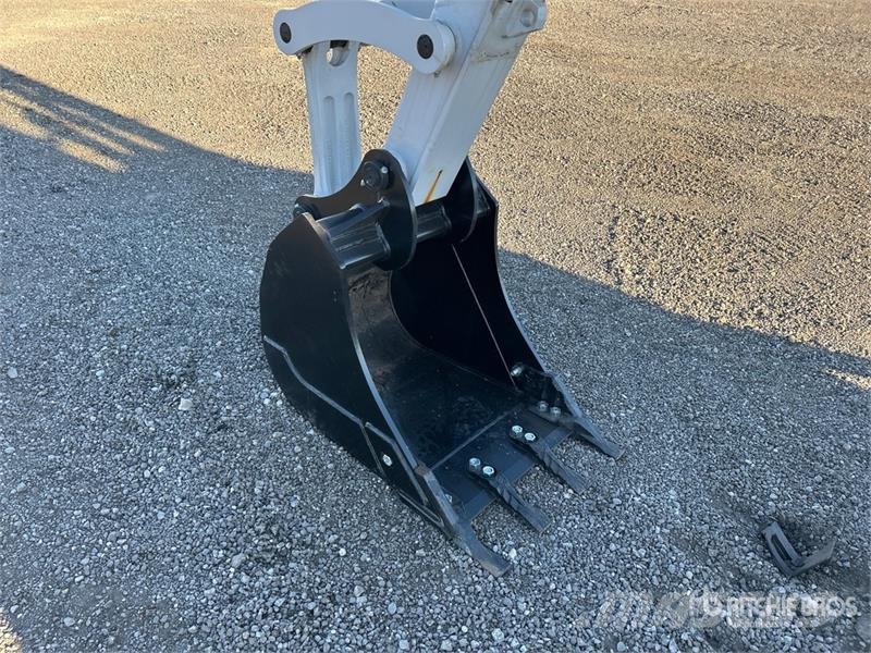 Bobcat B760 لوادر ذات جرافات عكسية