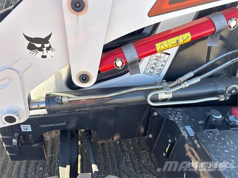 Bobcat B760 バックホーローダー