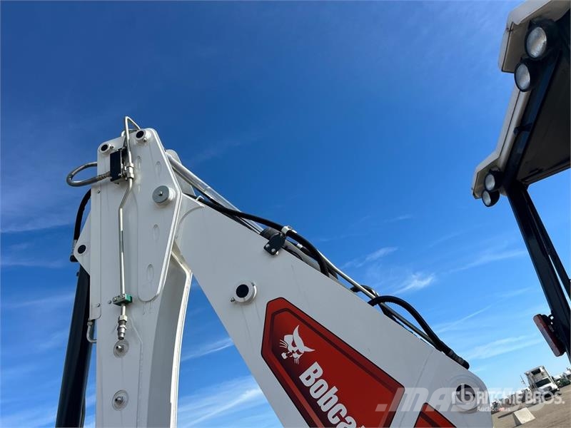 Bobcat B760 Tractopelle
