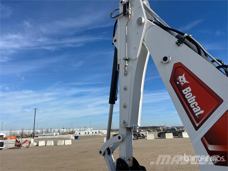 Bobcat B760 Tractopelle