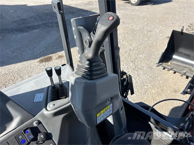 Bobcat B760 Tractopelle