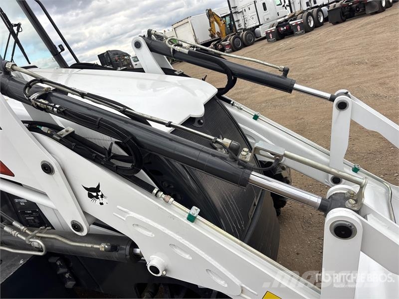 Bobcat B760 لوادر ذات جرافات عكسية