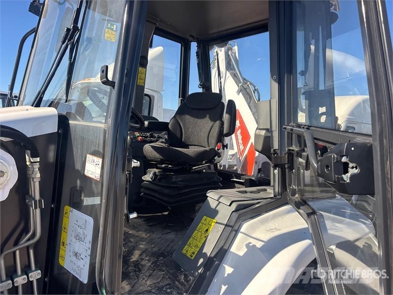 Bobcat B760 バックホーローダー