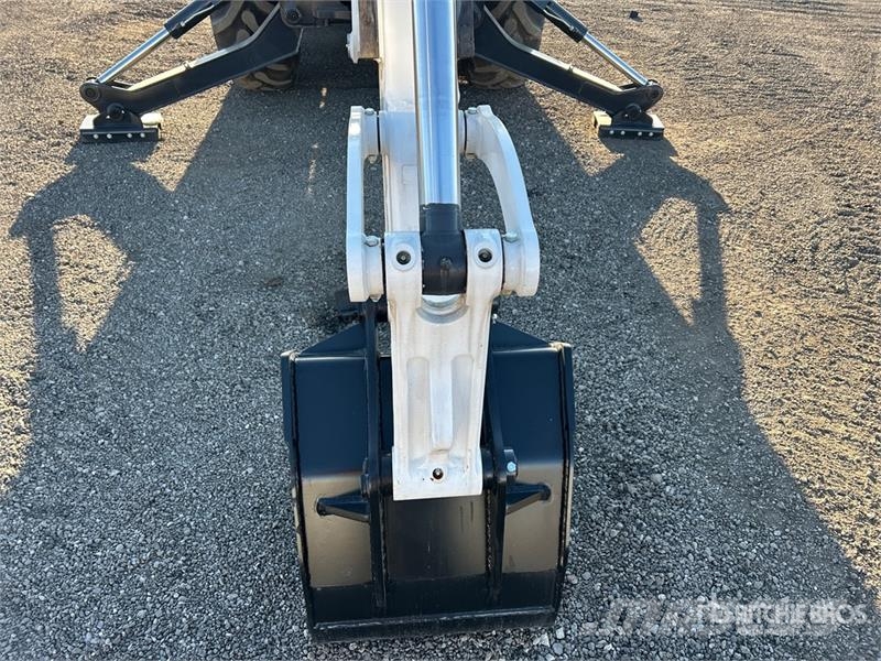 Bobcat B760 لوادر ذات جرافات عكسية