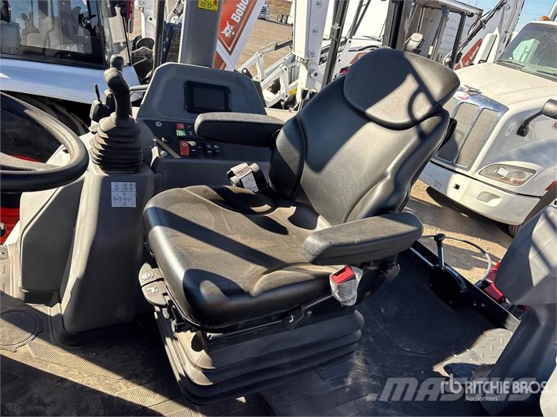 Bobcat B760 バックホーローダー