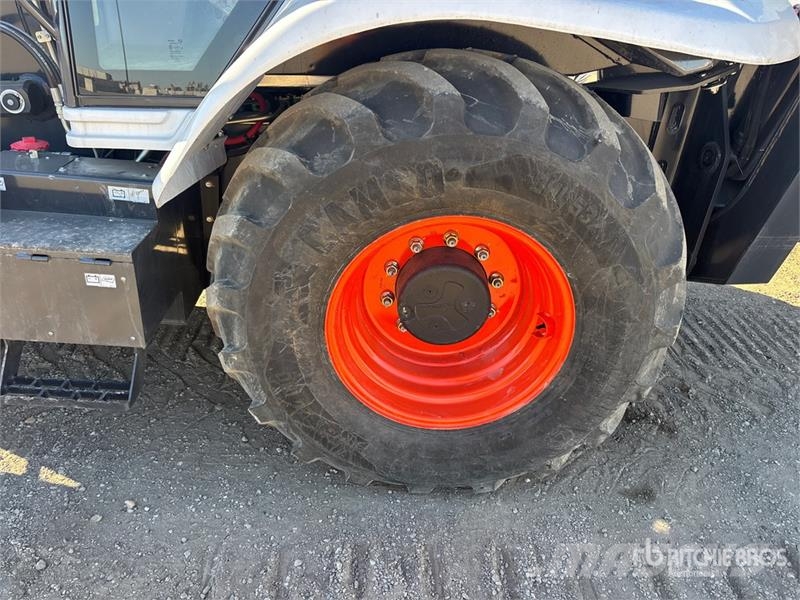 Bobcat B760 バックホーローダー