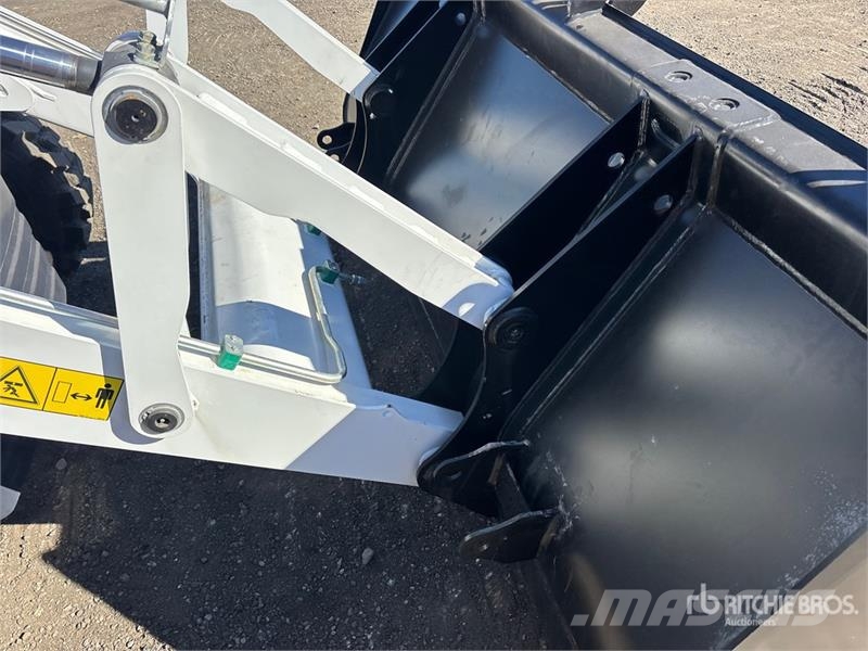 Bobcat B760 バックホーローダー