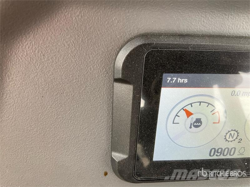 Bobcat B760 لوادر ذات جرافات عكسية