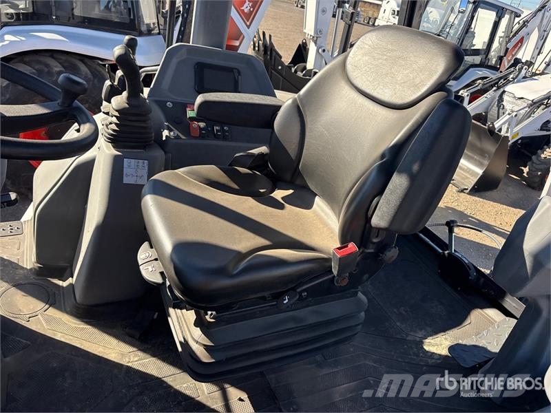 Bobcat B760 バックホーローダー