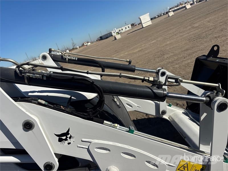 Bobcat B760 バックホーローダー