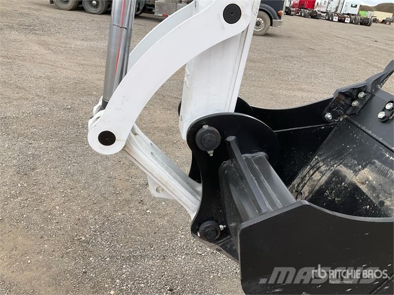 Bobcat B760 لوادر ذات جرافات عكسية