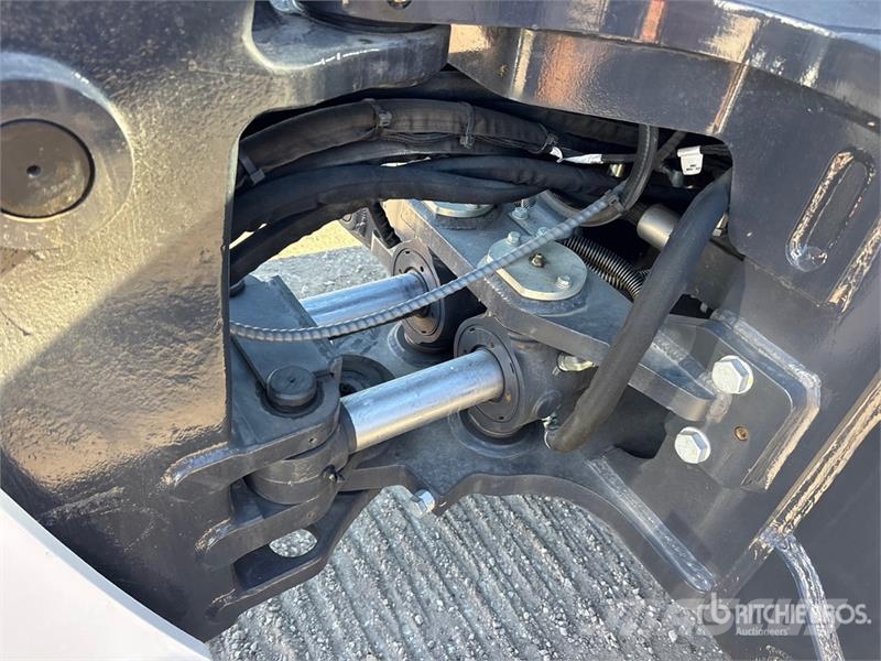 Bobcat B760 バックホーローダー