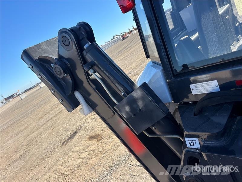 Bobcat B760 バックホーローダー