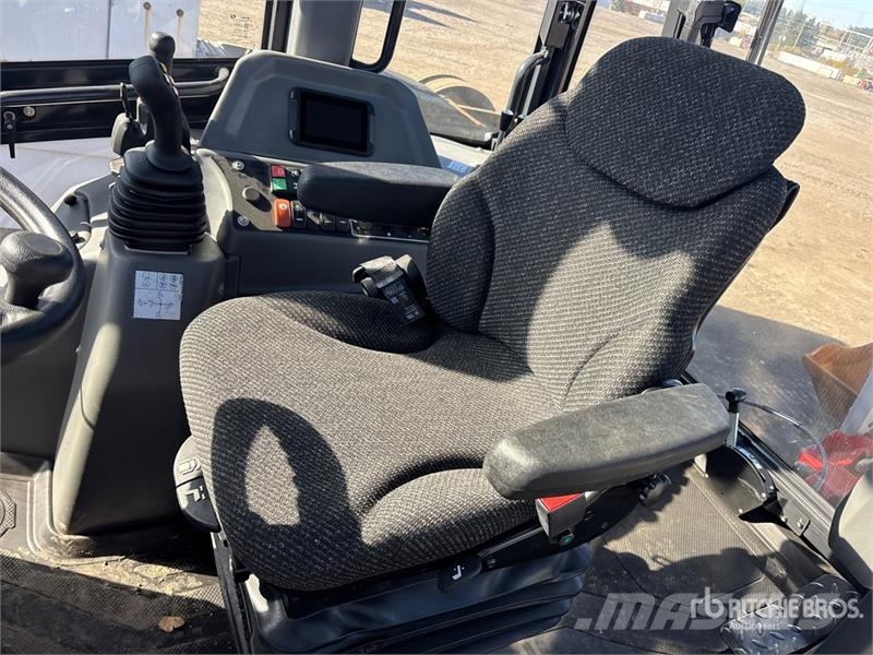 Bobcat B760 バックホーローダー