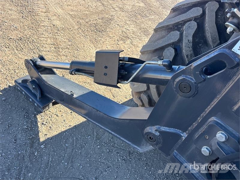Bobcat B760 バックホーローダー