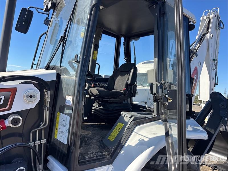 Bobcat B760 バックホーローダー