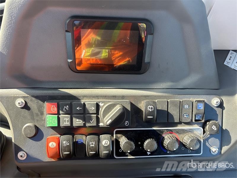 Bobcat B760 バックホーローダー