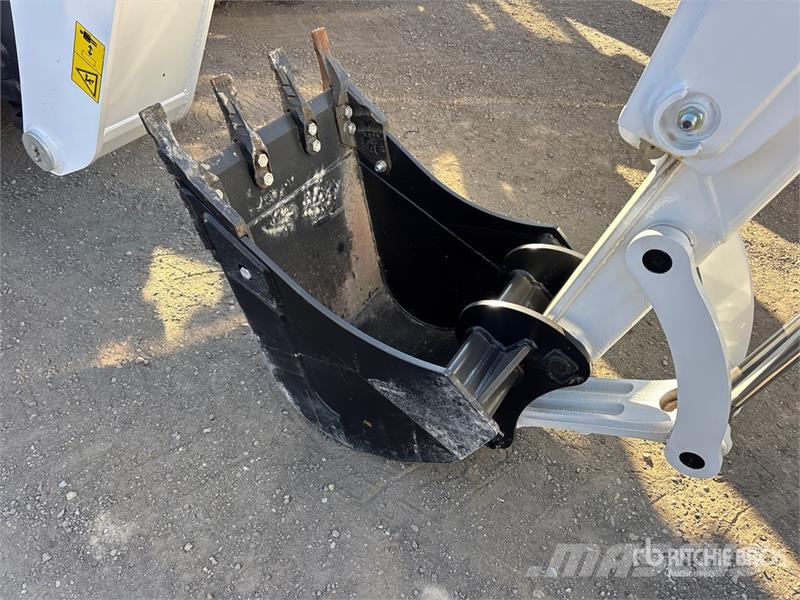 Bobcat B760 バックホーローダー
