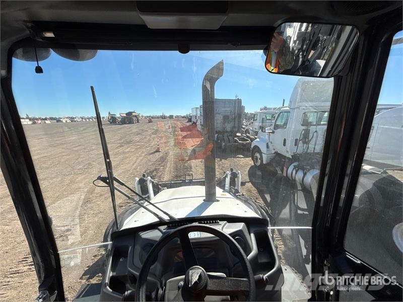 Bobcat B760 バックホーローダー
