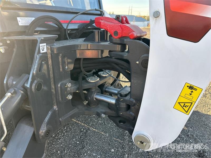 Bobcat B760 لوادر ذات جرافات عكسية