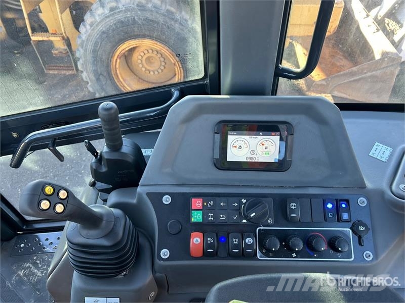 Bobcat B760 لوادر ذات جرافات عكسية