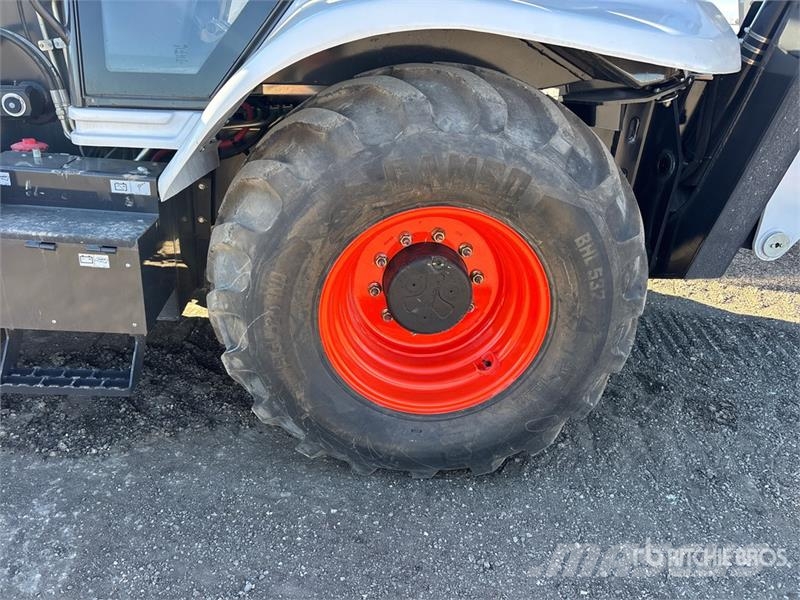 Bobcat B760 バックホーローダー