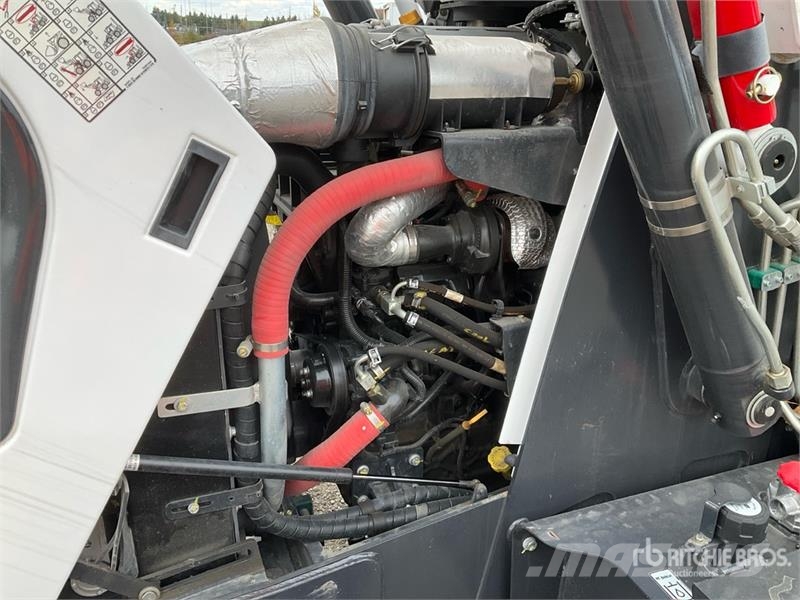 Bobcat B760 لوادر ذات جرافات عكسية