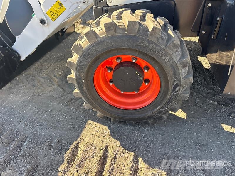 Bobcat B760 バックホーローダー