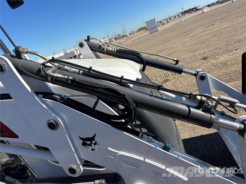 Bobcat B760 バックホーローダー