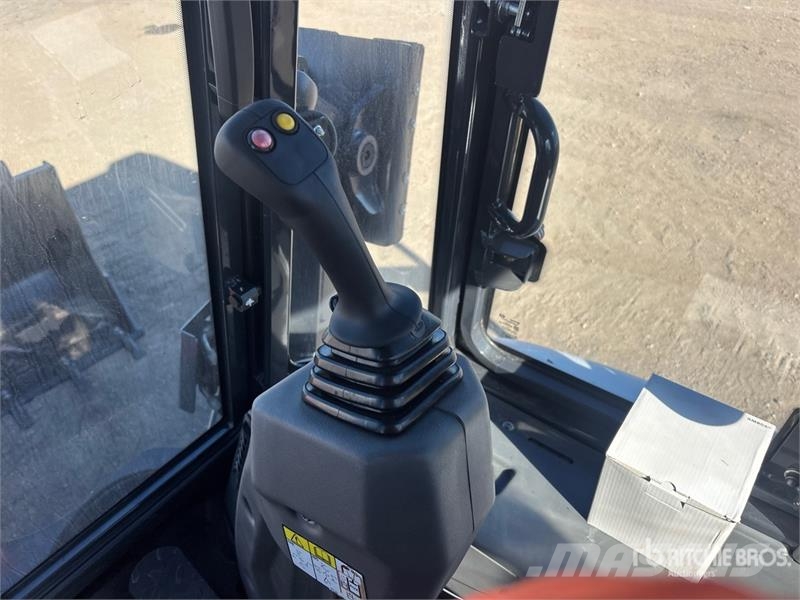 Bobcat B760 バックホーローダー