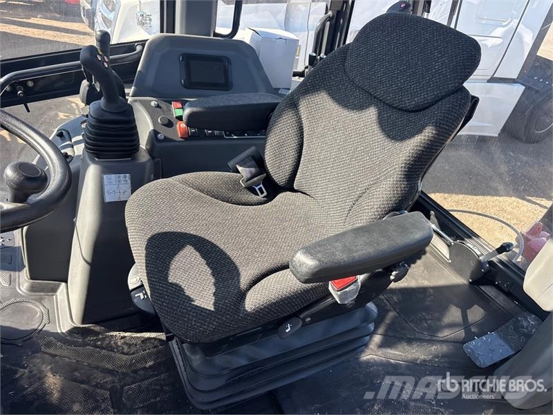 Bobcat B760 バックホーローダー