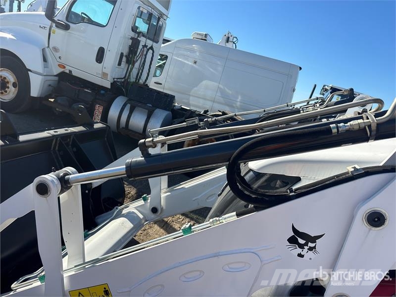 Bobcat B760 バックホーローダー