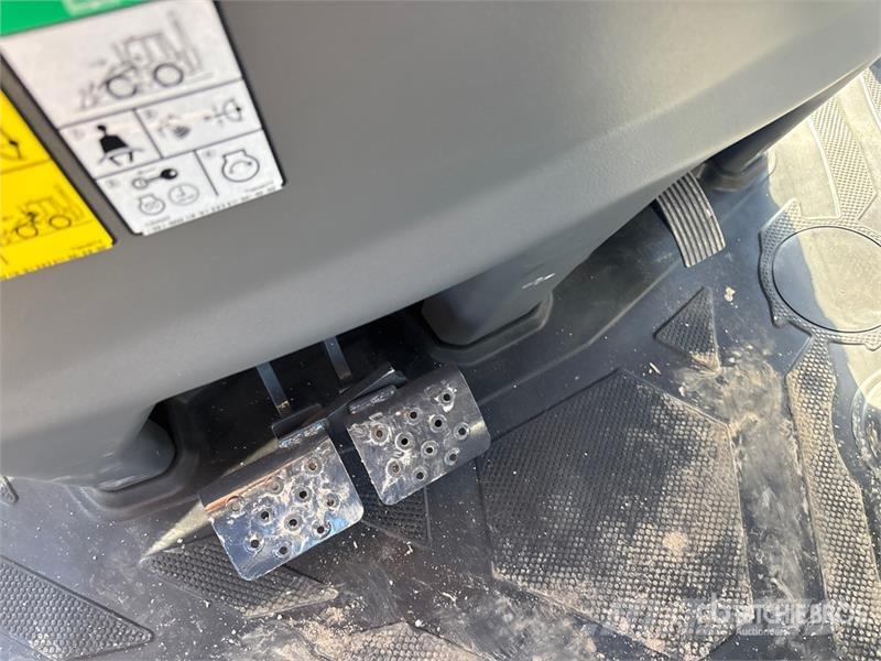 Bobcat B760 バックホーローダー