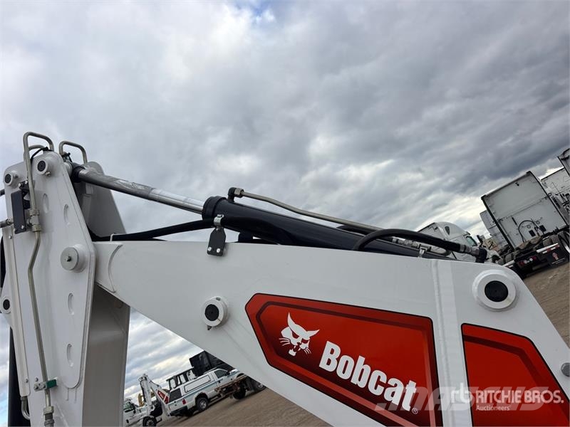 Bobcat B760 لوادر ذات جرافات عكسية
