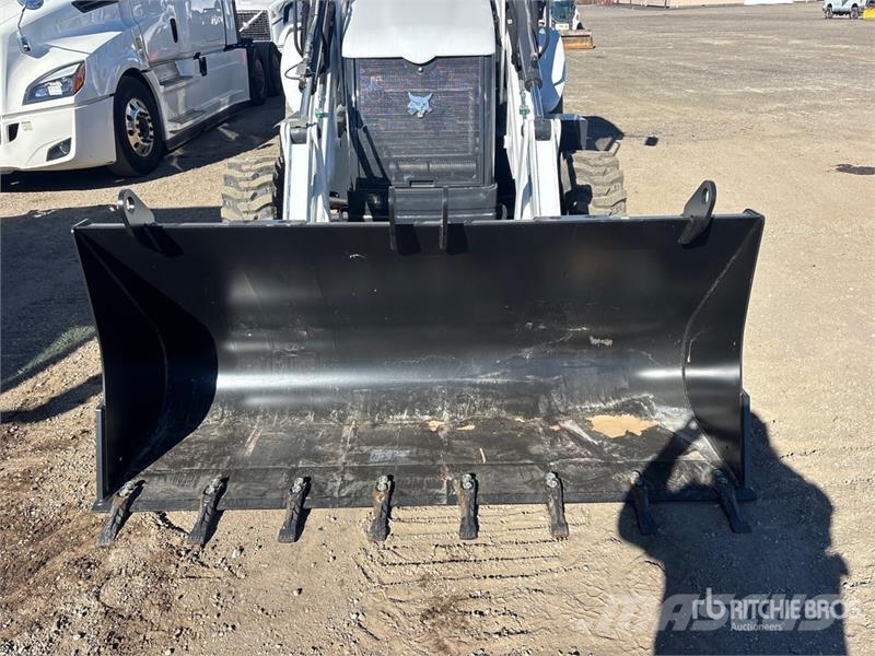 Bobcat B760 バックホーローダー