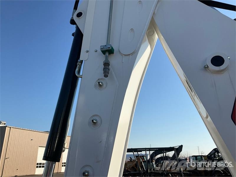 Bobcat B760 لوادر ذات جرافات عكسية
