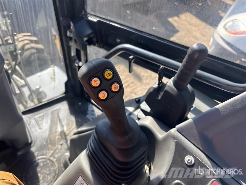 Bobcat B760 バックホーローダー