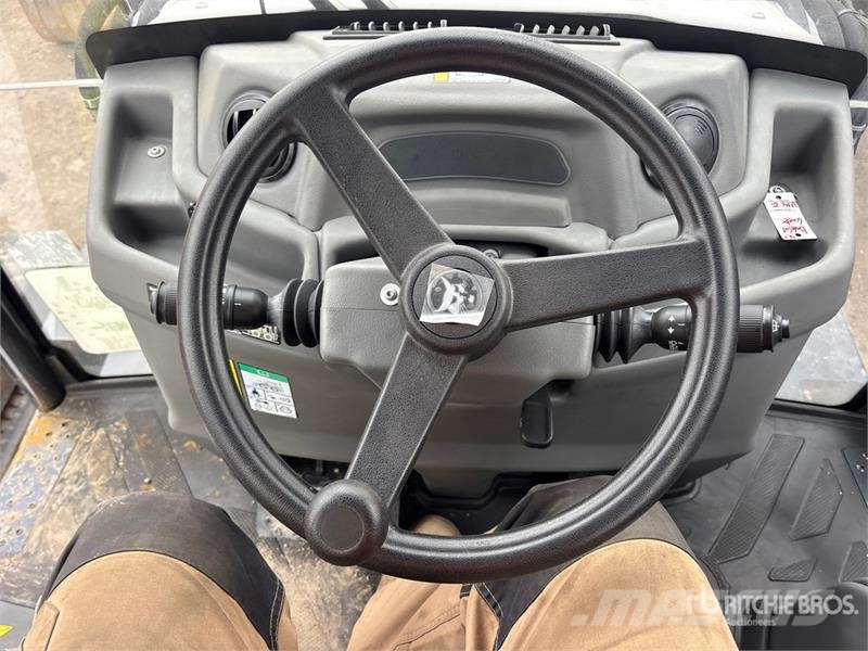 Bobcat B760 لوادر ذات جرافات عكسية