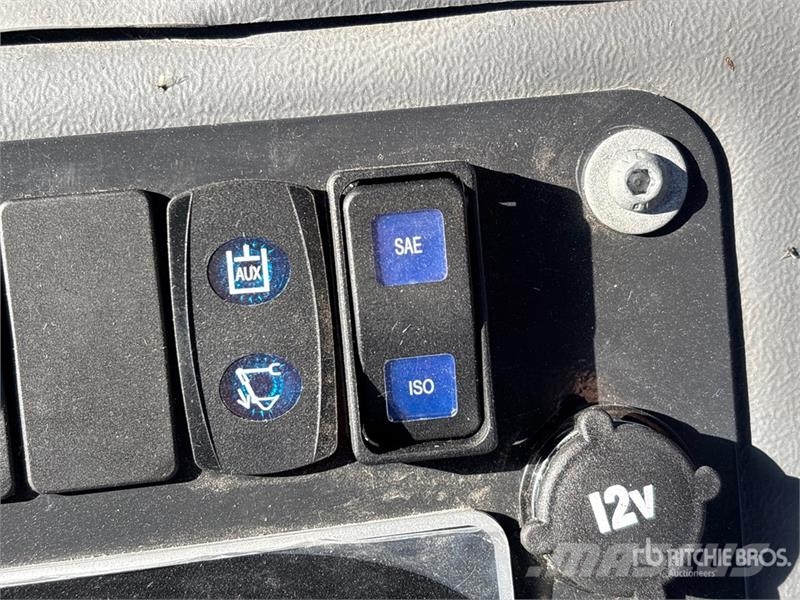 Bobcat B760 バックホーローダー