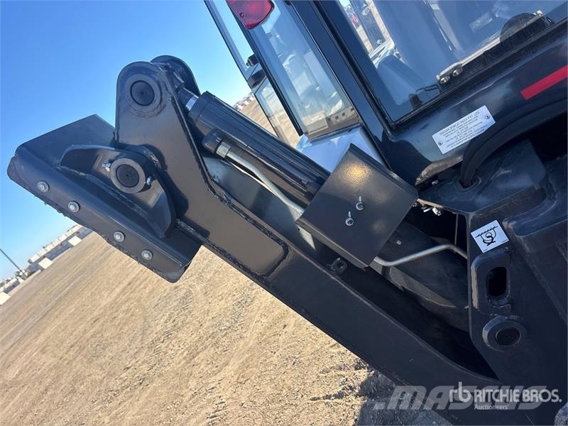 Bobcat B760 バックホーローダー