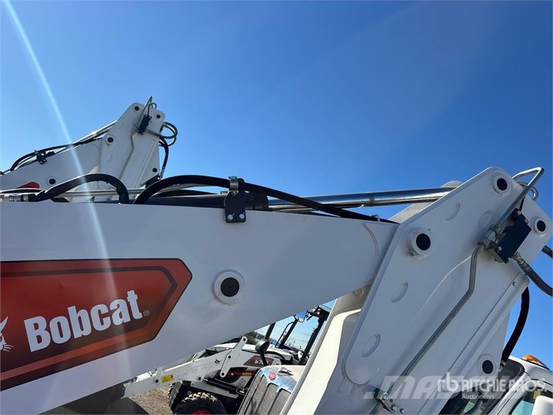 Bobcat B760 バックホーローダー