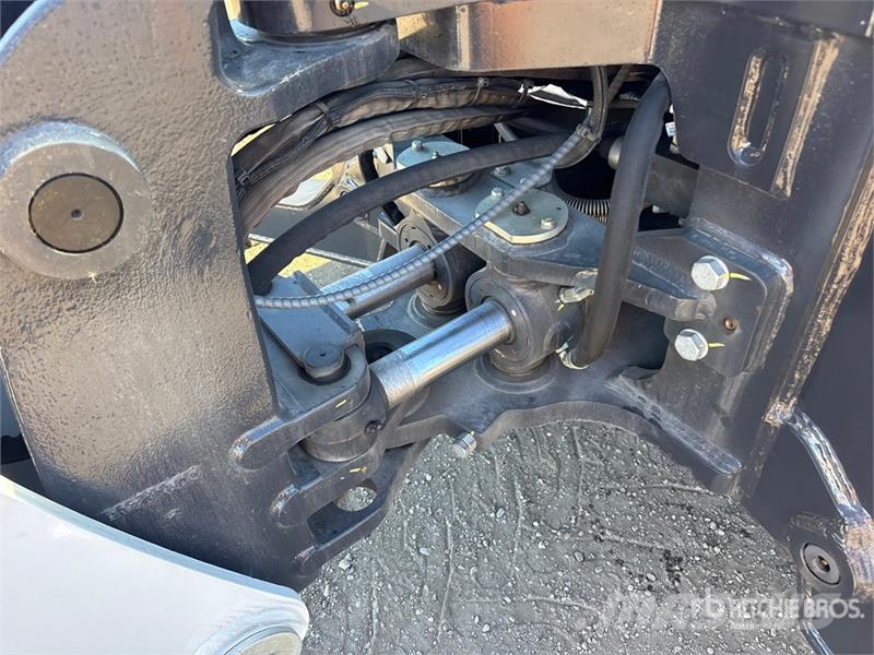 Bobcat B760 バックホーローダー